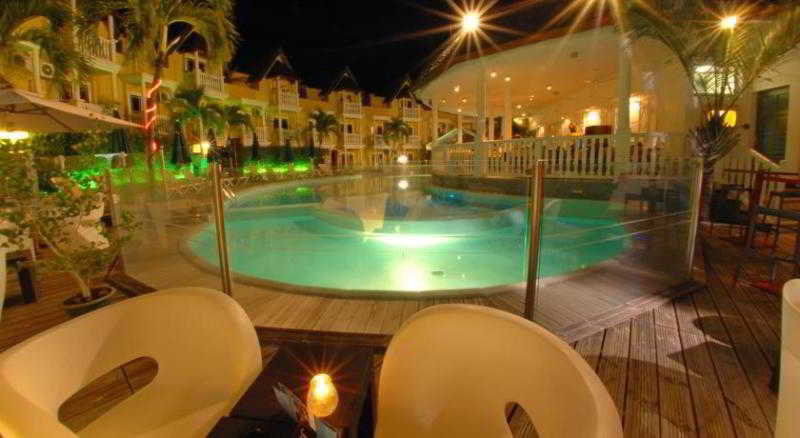 Hotel Exsel Ermitage Saint-Gilles-les Bains Bagian luar foto